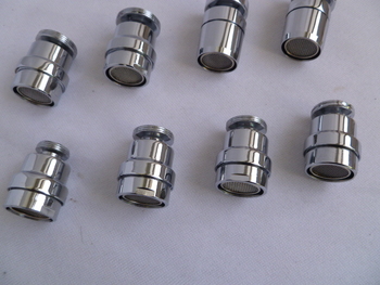 Kuhinjski miješajući faucet s aeratorom, model YX-3301, materijal Nehrđajući čelik i bakar, nominalni tlak 2.5, ručna montaža