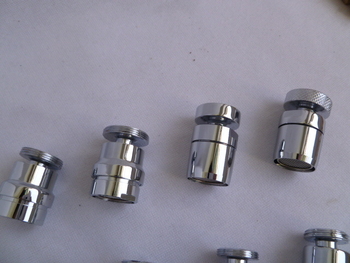 Kuhinjski miješajući faucet s aeratorom, model YX-3301, materijal Nehrđajući čelik i bakar, nominalni tlak 2.5, ručna montaža