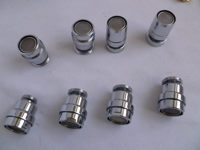 Kuhinjski miješajući faucet s aeratorom, model YX-3301, materijal Nehrđajući čelik i bakar, nominalni tlak 2.5, ručna montaža