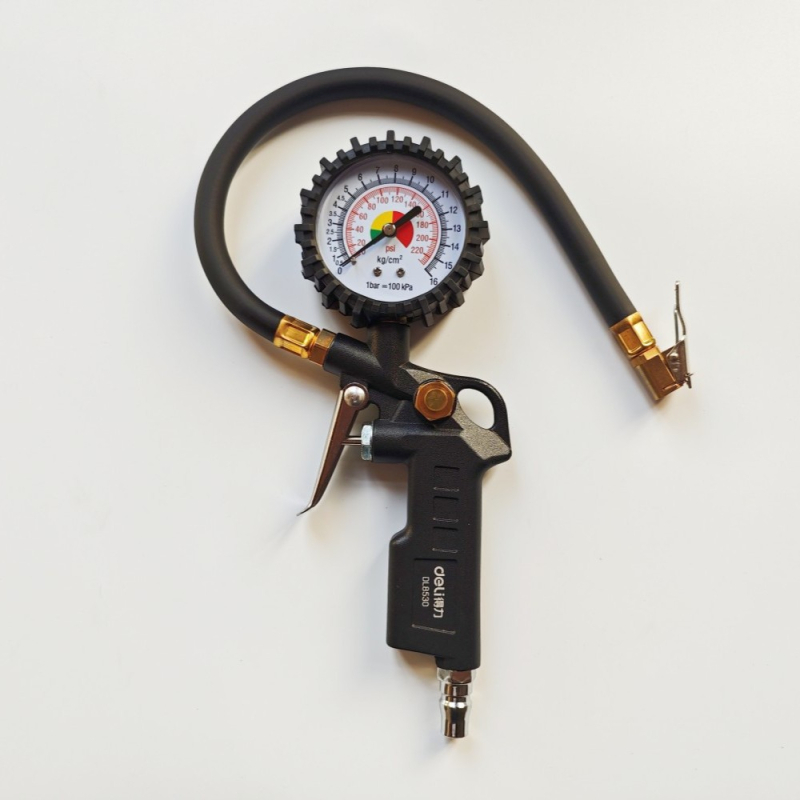 Deli DL8530 Mjerač tlaka u gumama s inflacijskim pištoljem – mjerenje tlaka u automobilskim gumama