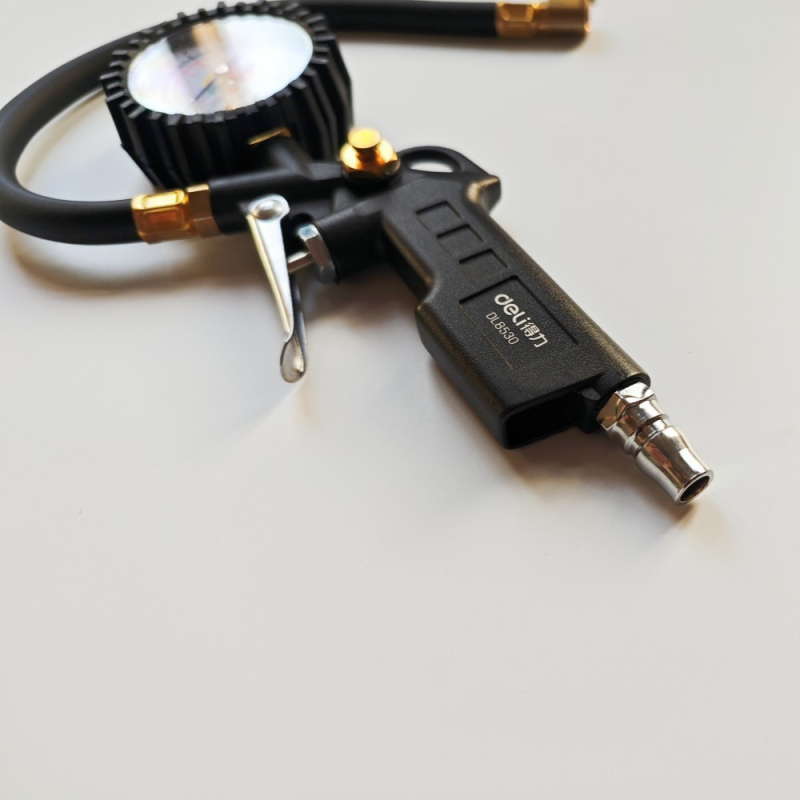 Deli DL8530 Mjerač tlaka u gumama s inflacijskim pištoljem – mjerenje tlaka u automobilskim gumama