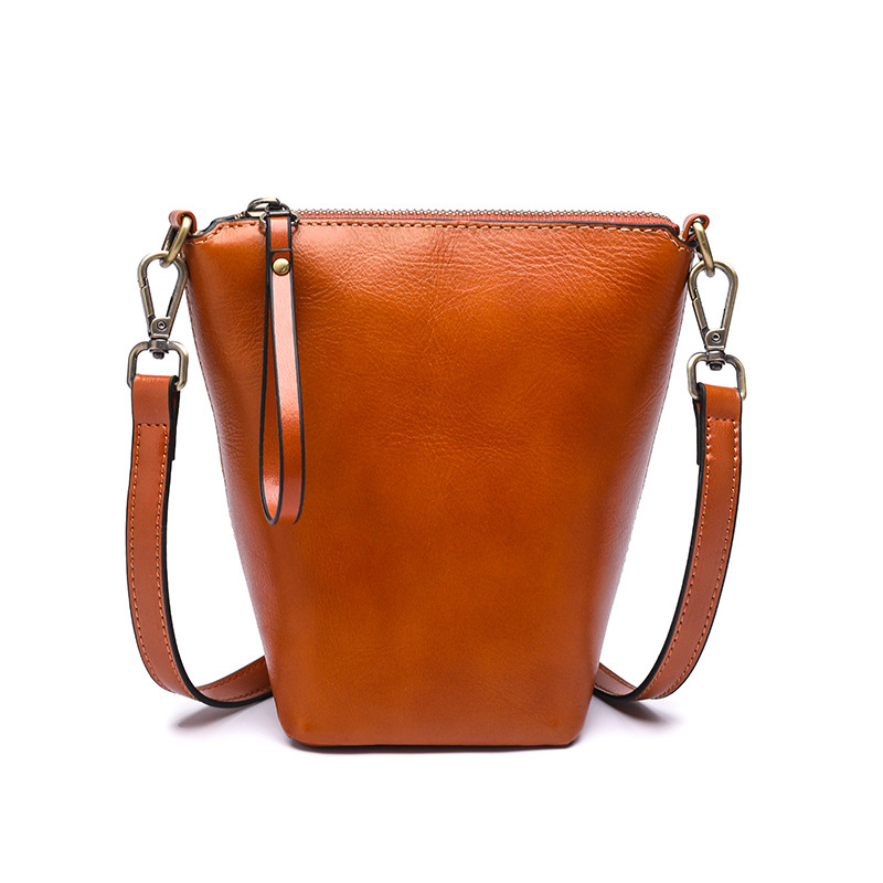 Geantă de damă din piele naturală, crossbody, formă verticală pătrată, cu buzunar pentru telefon și fermoar