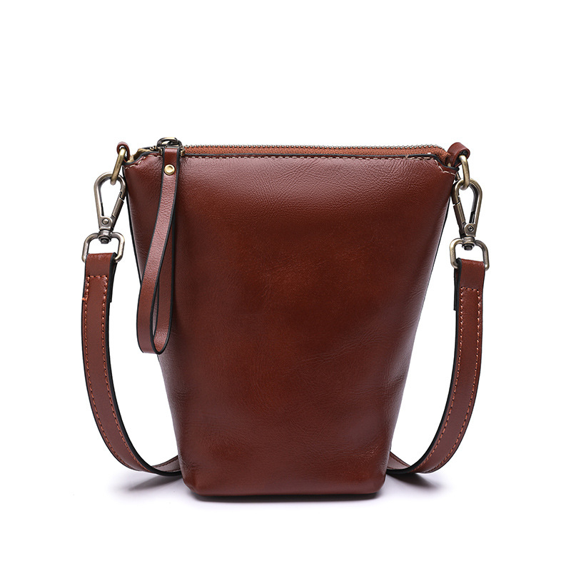 Geantă de damă din piele naturală, crossbody, formă verticală pătrată, cu buzunar pentru telefon și fermoar