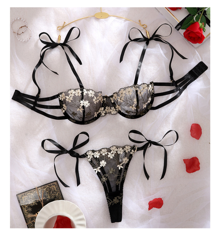 Set donjeg rublja s prozirnom čipkom, push-up trostruke naramenice, poliester