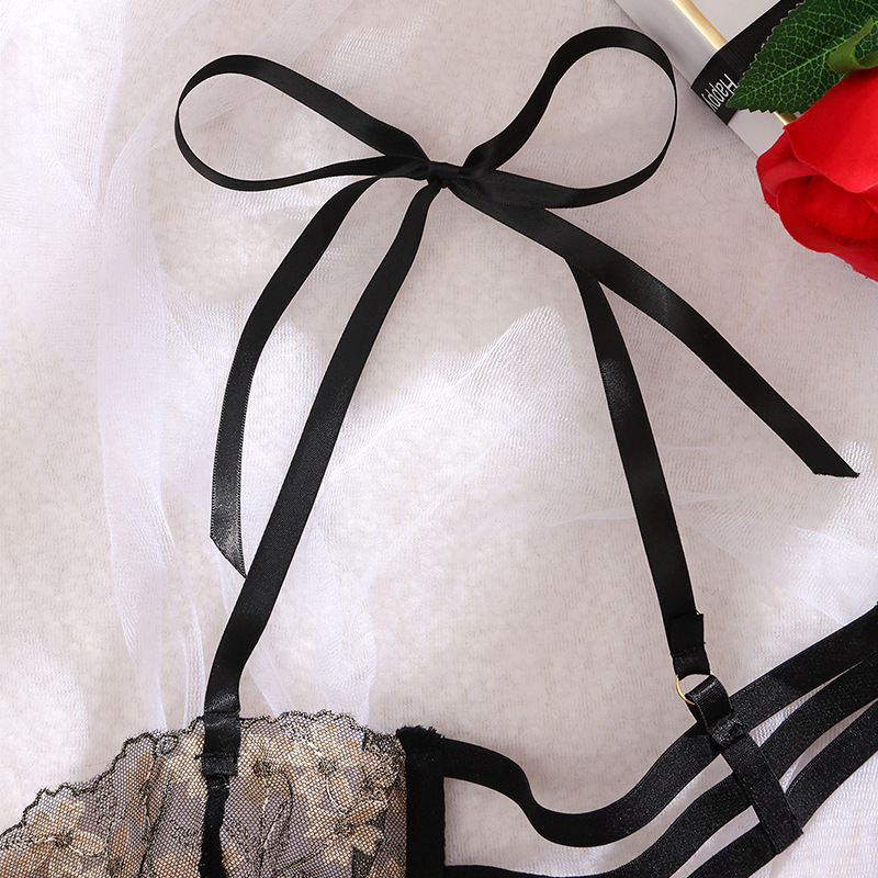 Set donjeg rublja s prozirnom čipkom, push-up trostruke naramenice, poliester