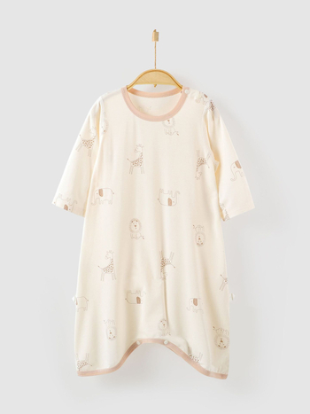 Dječje ljetno modalno pidžama u jednom komadu – unisex, tkanina koja odvaja vlagu, nježna obrada, motiv životinja/crtić