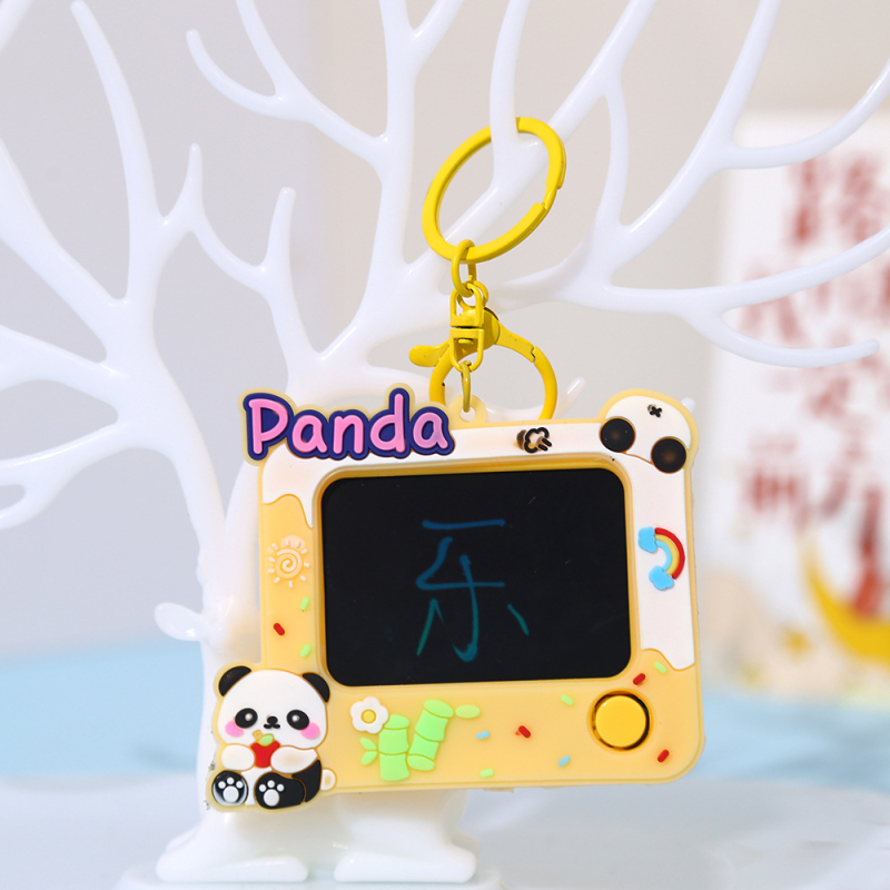 Kljucni lančić Panda Grafiti – PVC Mekani Materijal – Crtani Stil – Yin Zhe Marka – Poklon