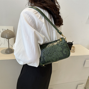 PU ženska torbica za pazuh crossbody, trodimenzionalni reljefni dizajn, etnički stil, horizontalni kvadratni oblik, zatvaranje munje, poliester podstava, unutarnji džep sa zipom i ID džep, dvostruki remeni