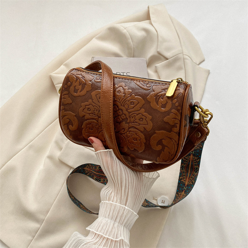 PU ženska torbica za pazuh crossbody, trodimenzionalni reljefni dizajn, etnički stil, horizontalni kvadratni oblik, zatvaranje munje, poliester podstava, unutarnji džep sa zipom i ID džep, dvostruki remeni