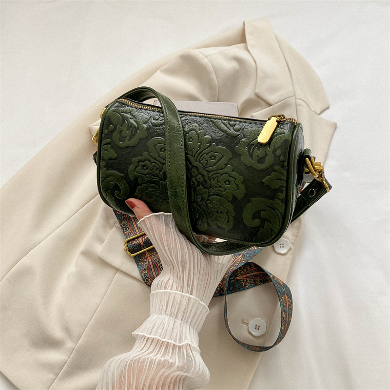 PU ženska torbica za pazuh crossbody, trodimenzionalni reljefni dizajn, etnički stil, horizontalni kvadratni oblik, zatvaranje munje, poliester podstava, unutarnji džep sa zipom i ID džep, dvostruki remeni