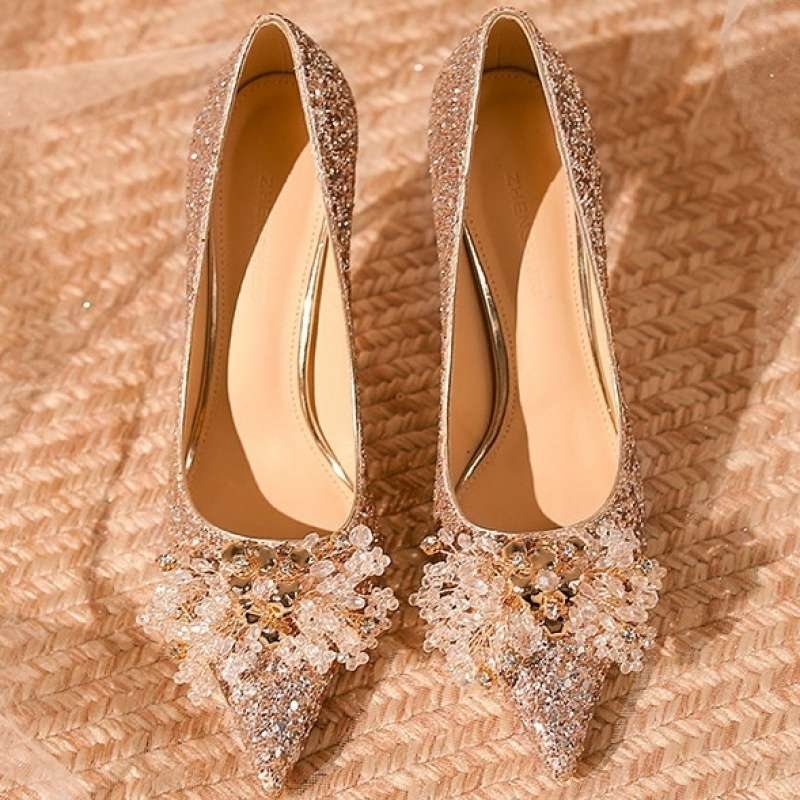 Сватбени високи токчета, остър нос, PU горна част, тънък ток, гумена подметка, височина на тока над 8 см