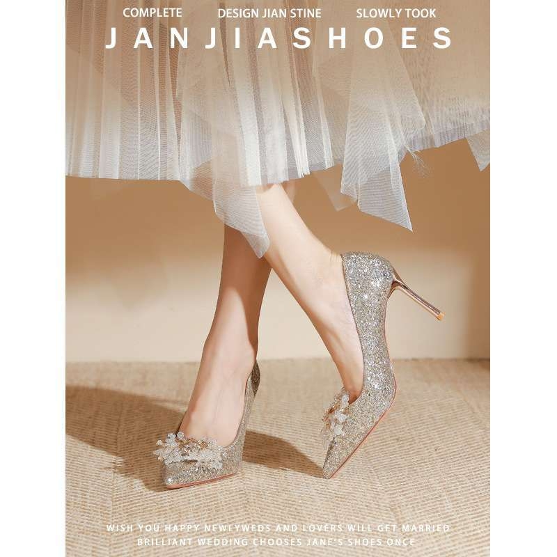 Сватбени високи токчета, остър нос, PU горна част, тънък ток, гумена подметка, височина на тока над 8 см