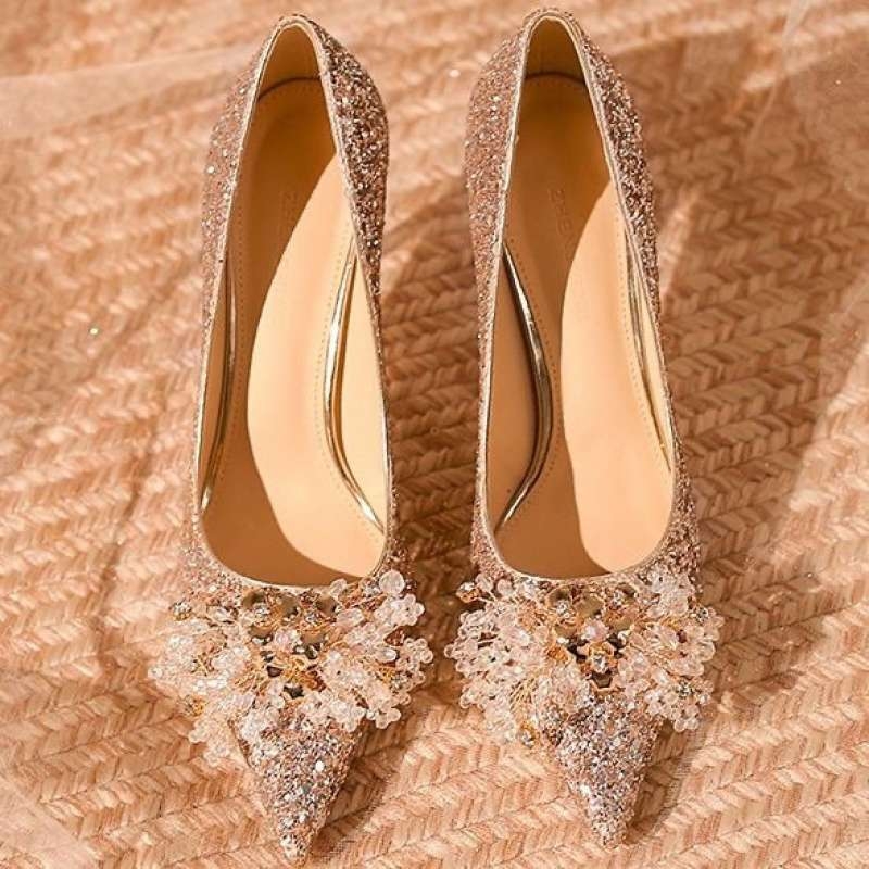 Сватбени високи токчета, остър нос, PU горна част, тънък ток, гумена подметка, височина на тока над 8 см