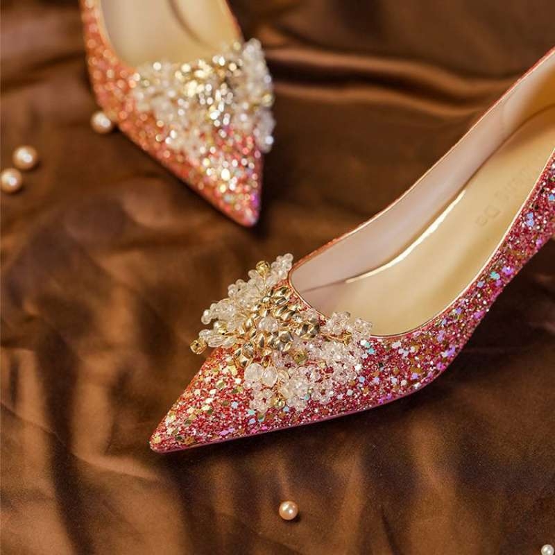 Сватбени високи токчета, остър нос, PU горна част, тънък ток, гумена подметка, височина на тока над 8 см