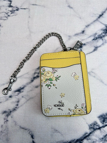 Ulična torba od prave kože, kvadratnog oblika sa lancem, zatvarač, unutarnji džep sa zatvaračem i džep za dokumente, podstava od poliestera i pamuka, proljeće 2025