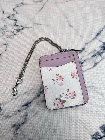 Ulična torba od prave kože, kvadratnog oblika sa lancem, zatvarač, unutarnji džep sa zatvaračem i džep za dokumente, podstava od poliestera i pamuka, proljeće 2025