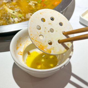 Keramička posuda za filtriranje ulja za hot pot restoranе i hotele; otporna na visoke temperature; mikrovalna sigurna; mogućnost tiskanja logotipa