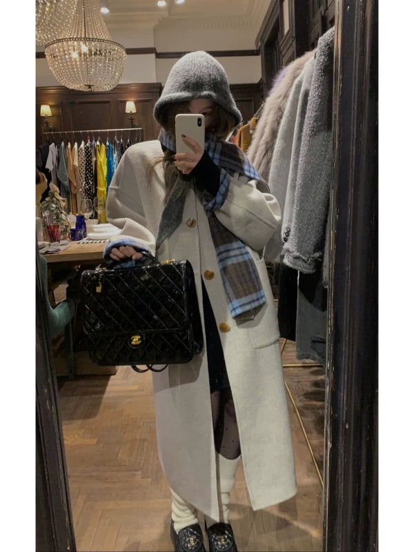 Дамско палто от вълна, каре шарка, кокон силует, удължена дължина, яка с шал