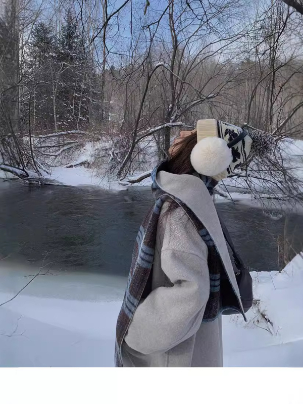 Дамско палто от вълна, каре шарка, кокон силует, удължена дължина, яка с шал