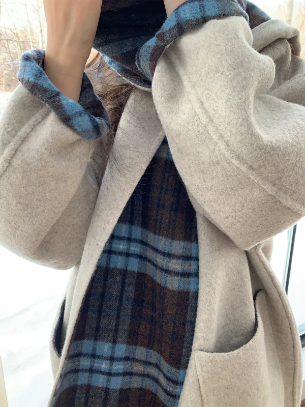 Дамско палто от вълна, каре шарка, кокон силует, удължена дължина, яка с шал