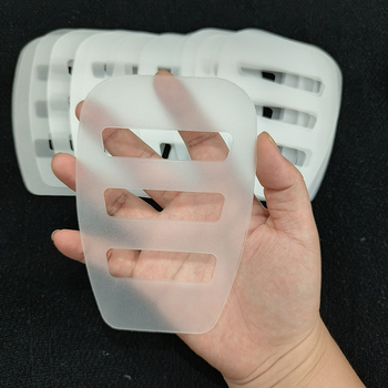 Držač džepne maramice za sako, bijela prozirna, jednobojni dizajn, polipropilenski materijal, termoplastična konstrukcija, plastična podstava