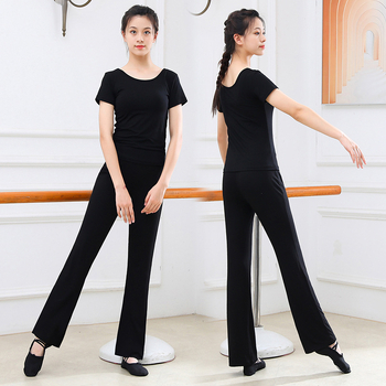 Γυναικείος σετ χορού δύο τεμαχίων: τοπ + παντελόνια με ίσια γραμμή και μικρο-φλέρ, ύφασμα modal‑βαμβάκι (95% βαμβάκι) με επένδυση από βαμβάκι (95%); Καλοκαίρι-Άνοιξη, για σκηνή και μπαλέτο