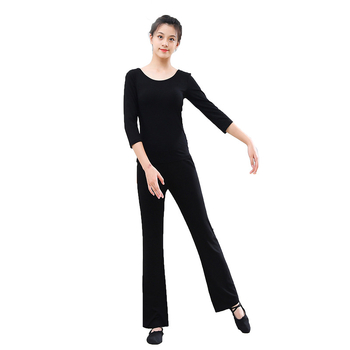 Γυναικείος σετ χορού δύο τεμαχίων: τοπ + παντελόνια με ίσια γραμμή και μικρο-φλέρ, ύφασμα modal‑βαμβάκι (95% βαμβάκι) με επένδυση από βαμβάκι (95%); Καλοκαίρι-Άνοιξη, για σκηνή και μπαλέτο