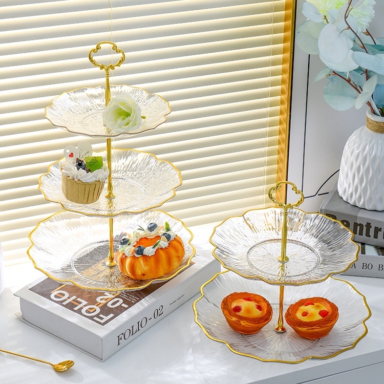 Δίσκος φρούτων για σαλόνι με διακοσμητικό μεταξωτό λουλούδι — απλός σχεδιασμός, κατάλληλος για τραπεζάκι καφέ και προβολή σνακ