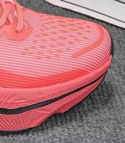 Спортно-ежедневни обувки с дишаща мрежеста горна част; подметка: гума + EVA + TPU; затваряне: връзки; унисекс; нисък връх