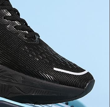 Спортно-ежедневни обувки с дишаща мрежеста горна част; подметка: гума + EVA + TPU; затваряне: връзки; унисекс; нисък връх