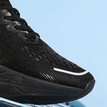 Спортно-ежедневни обувки с дишаща мрежеста горна част; подметка: гума + EVA + TPU; затваряне: връзки; унисекс; нисък връх