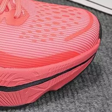 Спортно-ежедневни обувки с дишаща мрежеста горна част; подметка: гума + EVA + TPU; затваряне: връзки; унисекс; нисък връх