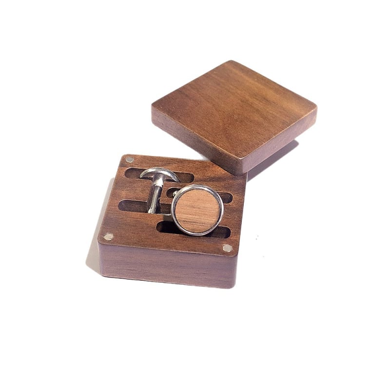 Drvene muške kopče za manžete – retro stil, geometrijski oblik, lakirani završetak