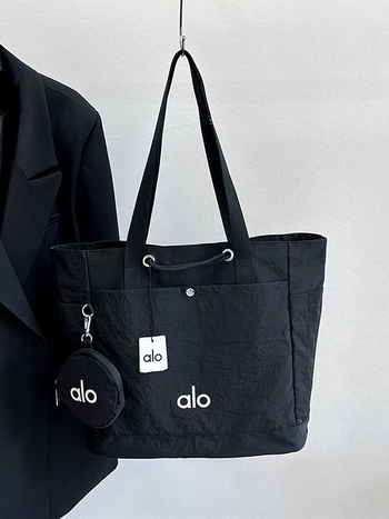 Geantă de umăr Alo, stil stradal, material Oxford, formă orizontală pătrată, închidere cu cataramă magnetică.