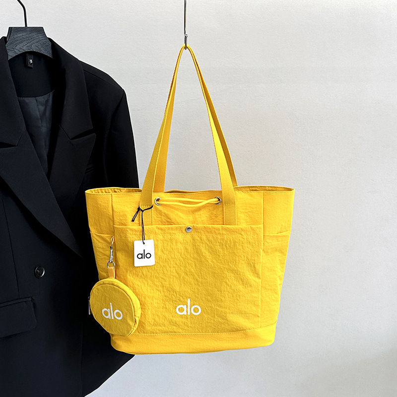 Geantă de umăr Alo, stil stradal, material Oxford, formă orizontală pătrată, închidere cu cataramă magnetică.