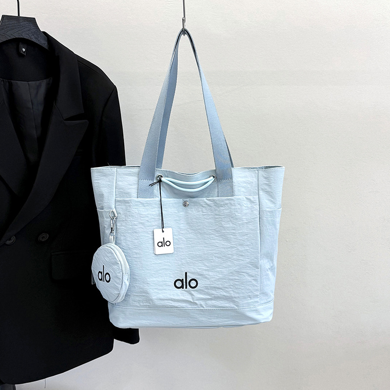 Geantă de umăr Alo, stil stradal, material Oxford, formă orizontală pătrată, închidere cu cataramă magnetică.