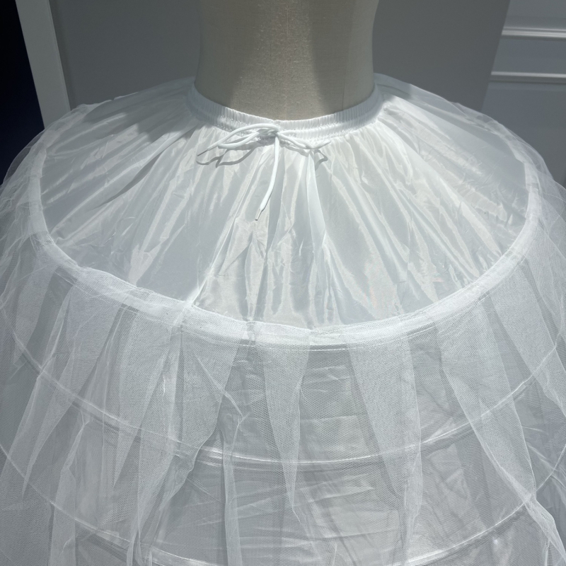Unique Crinolină de mireasă fără oase, Stoc disponibil, Vara 2021