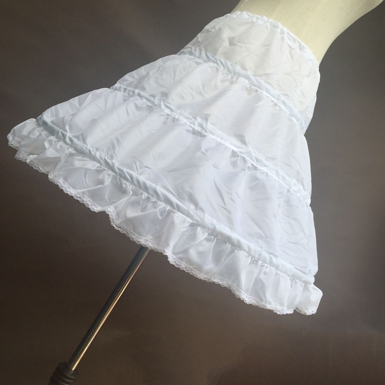 Detské formálne šaty s vnútorným výstužným spodkom a kovovým krúžkom, jednovrstvové vlákno