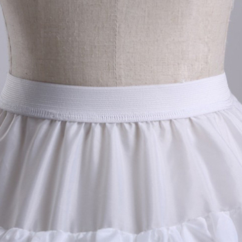Svadobná spodná sukňa s elastickým pásom, štyri veľké oceľové kruhy, boning rybie kosť, dvojité vlákno