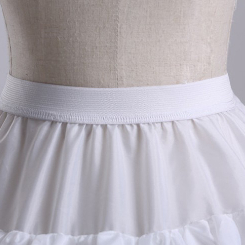 Svadobná spodná sukňa s elastickým pásom, štyri veľké oceľové kruhy, boning rybie kosť, dvojité vlákno