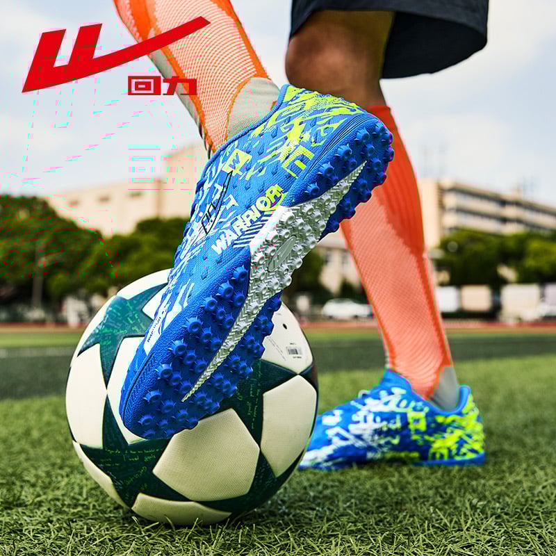 Muške nogometne tenisice Warrior Hui Li – gornji dio od sintetičke kože, unutarnja mreža, gumena potplat, vezanje na šnuru, niski potpetica