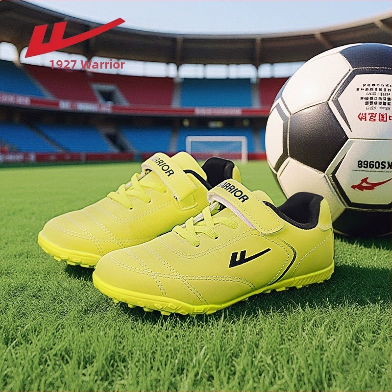 Vyrų futbolo bateliai Warrior Hui Li – viršus iš sintetinės odos, vidinė tinklinė medžiaga, gumos padas, raišteliai, žemas kulnas