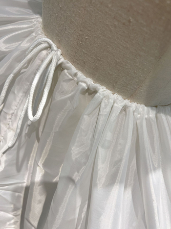 Rokoko udvari pettykő, három acél gyűrű, kettős rétegű fonal, Chuan Mu Qi, felnőttek