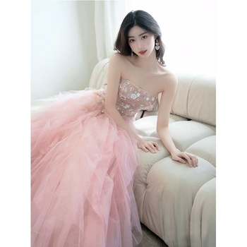 Menyasszonyi ruha tube-top kivágással, magas derékszélesség, hosszú szoknya, spandex-poliészter keverék anyag