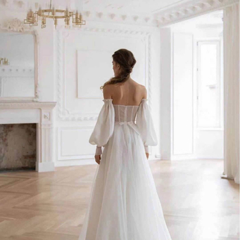 Bijela satenska vjenčana haljina s dugim rukavima, elegantan francuski stil za fotografiranje na putovanjima