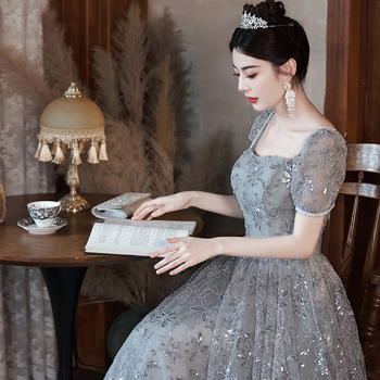 Formalna večernja haljina, princeza silueta, U-dekolte, kratki rukavi, poliester; sekundarni udio 50–70%