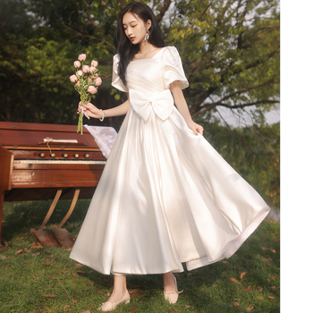 Rochie de mireasă din satin francez, decolteu adânc în V, mâneci 3/4, fustă lungă, talie la mijloc, colecție de iarnă 2025