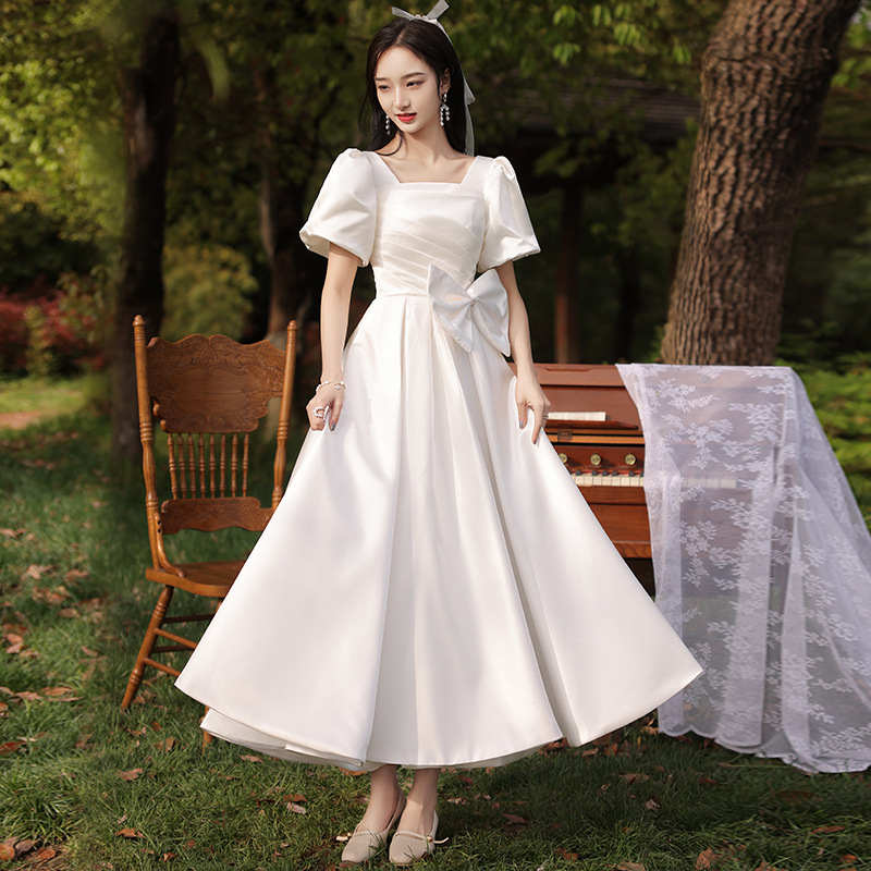 Rochie de mireasă din satin francez, decolteu adânc în V, mâneci 3/4, fustă lungă, talie la mijloc, colecție de iarnă 2025