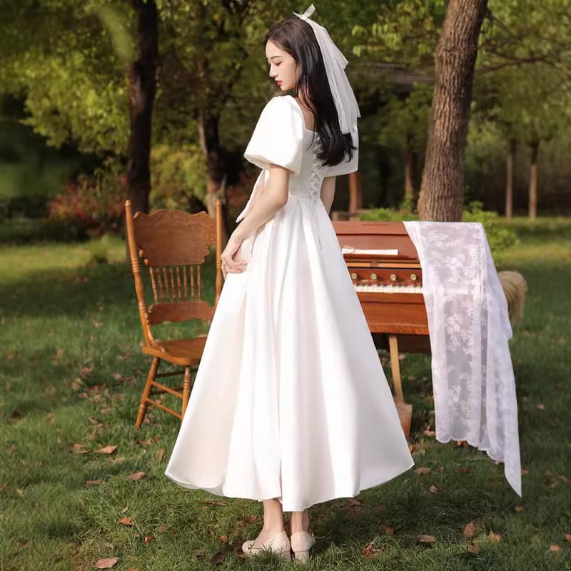 Rochie de mireasă din satin francez, decolteu adânc în V, mâneci 3/4, fustă lungă, talie la mijloc, colecție de iarnă 2025