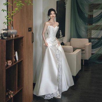 Vjenčana haljina s jednim ramenom, lagana, visokim strukom, duga suknja, rukavi princeze, poliesterska mješavina